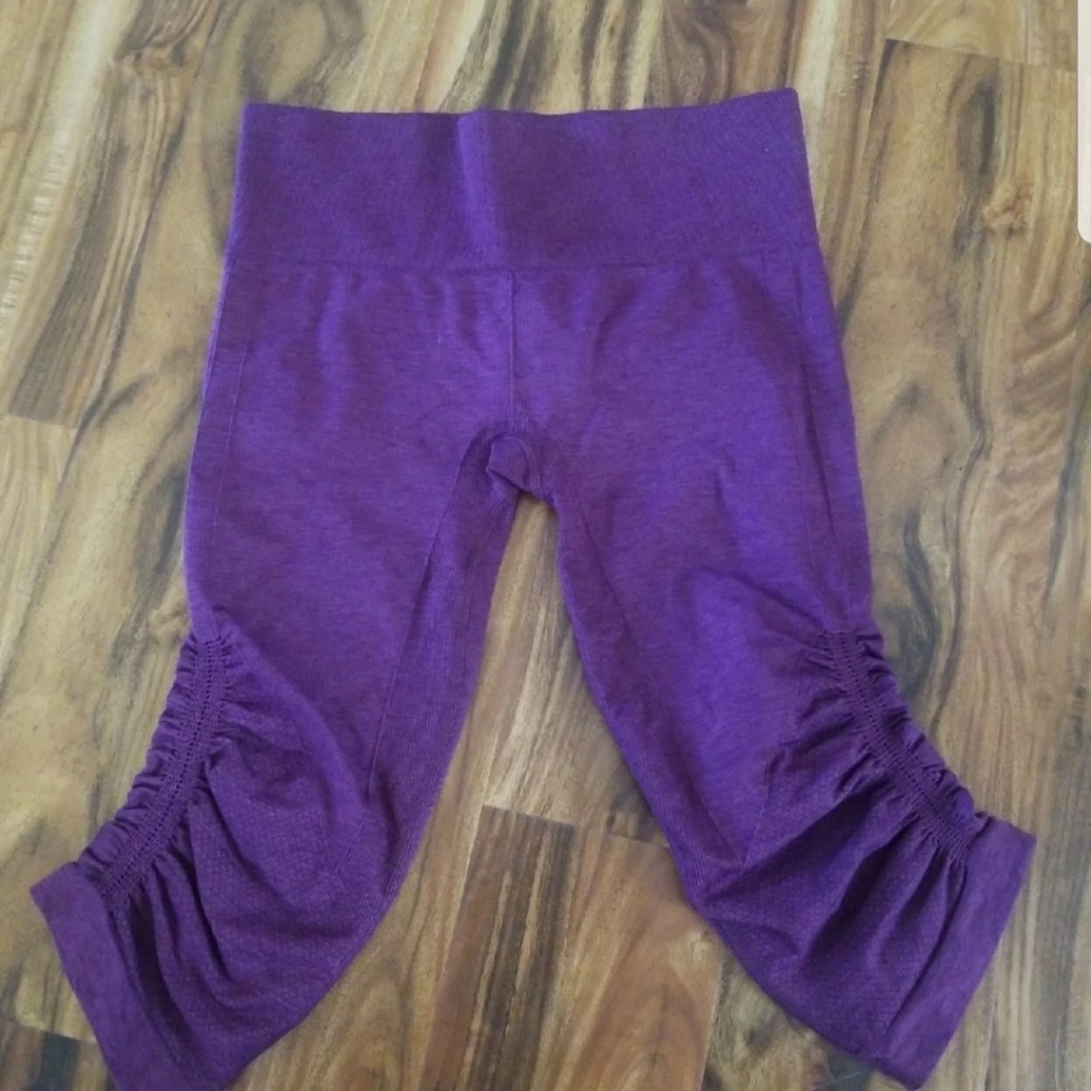 Lululemon in the flow crop 2